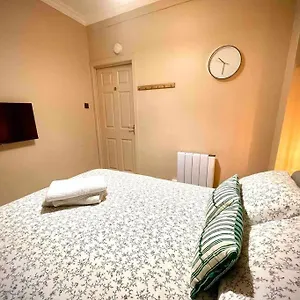 Newly Refurbished, With Permit Parking Apartment Bath