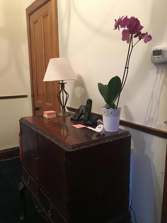 Bed & Breakfast Airdenair Guest House EDI