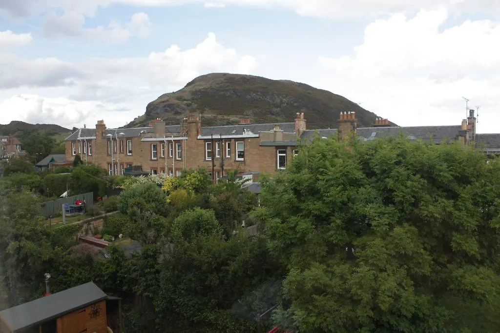 Airdenair Guest House EDI